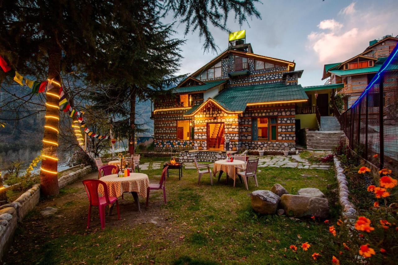Tales N Trails Hotel Vashist Екстериор снимка